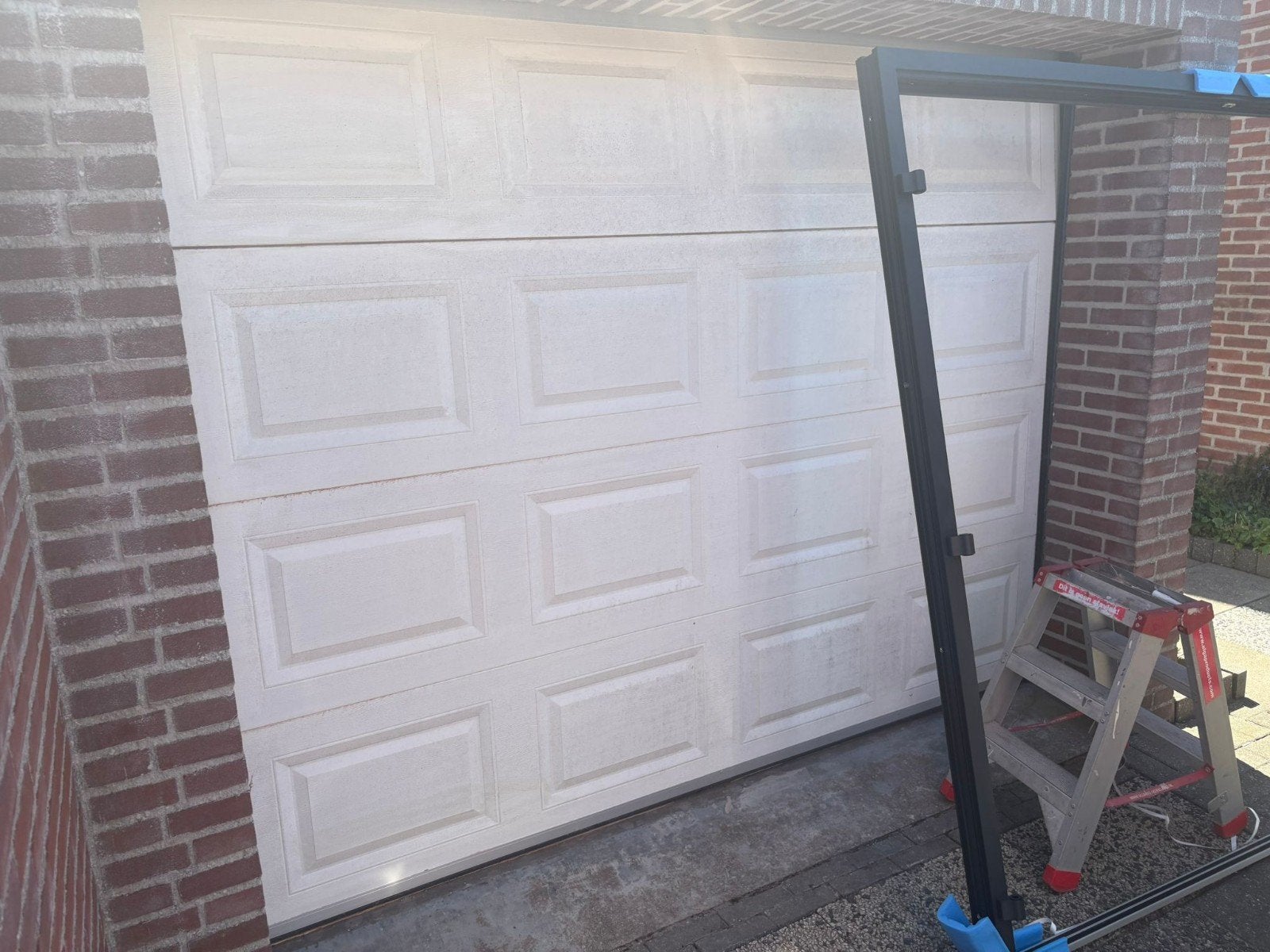 Garagedeur 2.50m breed x 2.00m hoog met motor en wandkastje, Gebruikt, Garagedeur, Ophalen of Verzenden, 120 cm of meer