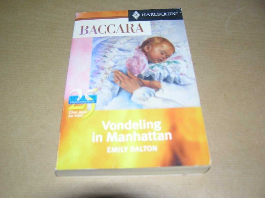 Harlequin Baccara nr.437 Vondeling in Manhattan-Emily Dalton, Ophalen of Verzenden, Zo goed als nieuw, Emily Dalton, Amerika