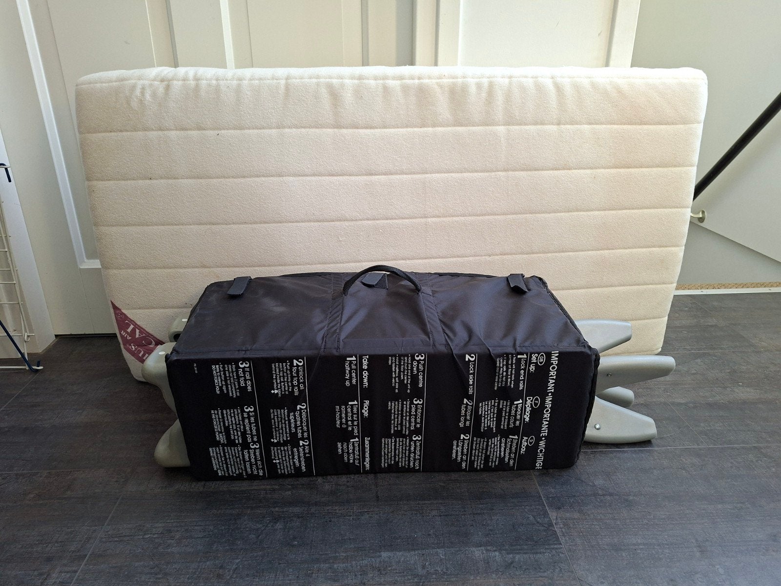 Campingbed met matras, Ophalen, Gebruikt, Reisbedje