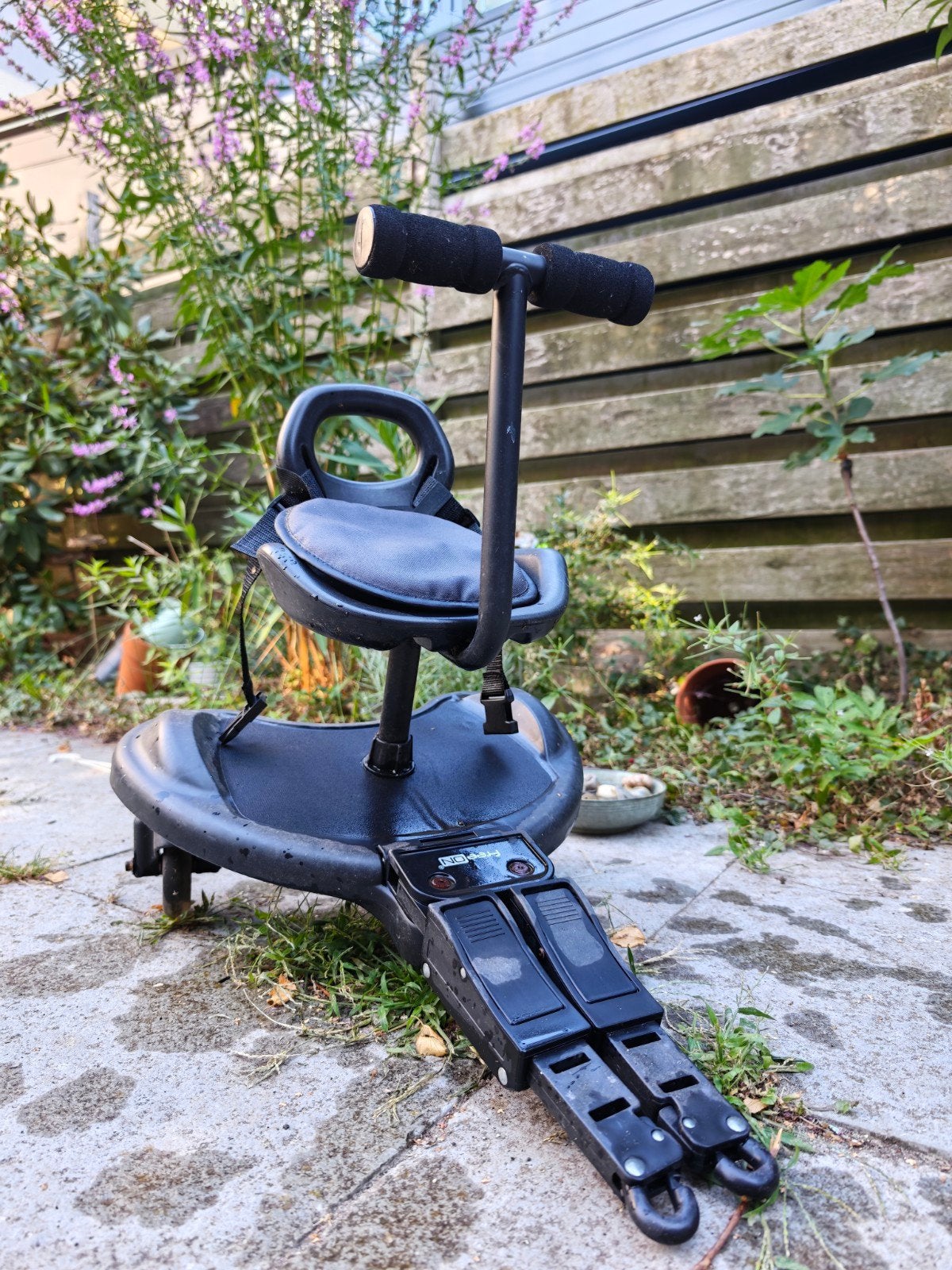 FreeOn meerijdplankje met zitje, Ophalen, Gebruikt, Overige merken