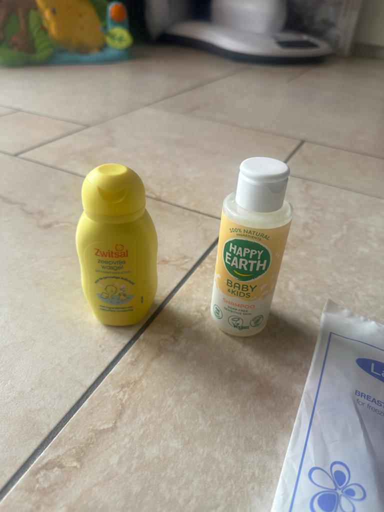 Zwitsal Zeepvrije Wasgel & Happy Earth Baby Shampoo, Sieraden, Tassen en Uiterlijk, Uiterlijk | Mondverzorging, Zo goed als nieuw