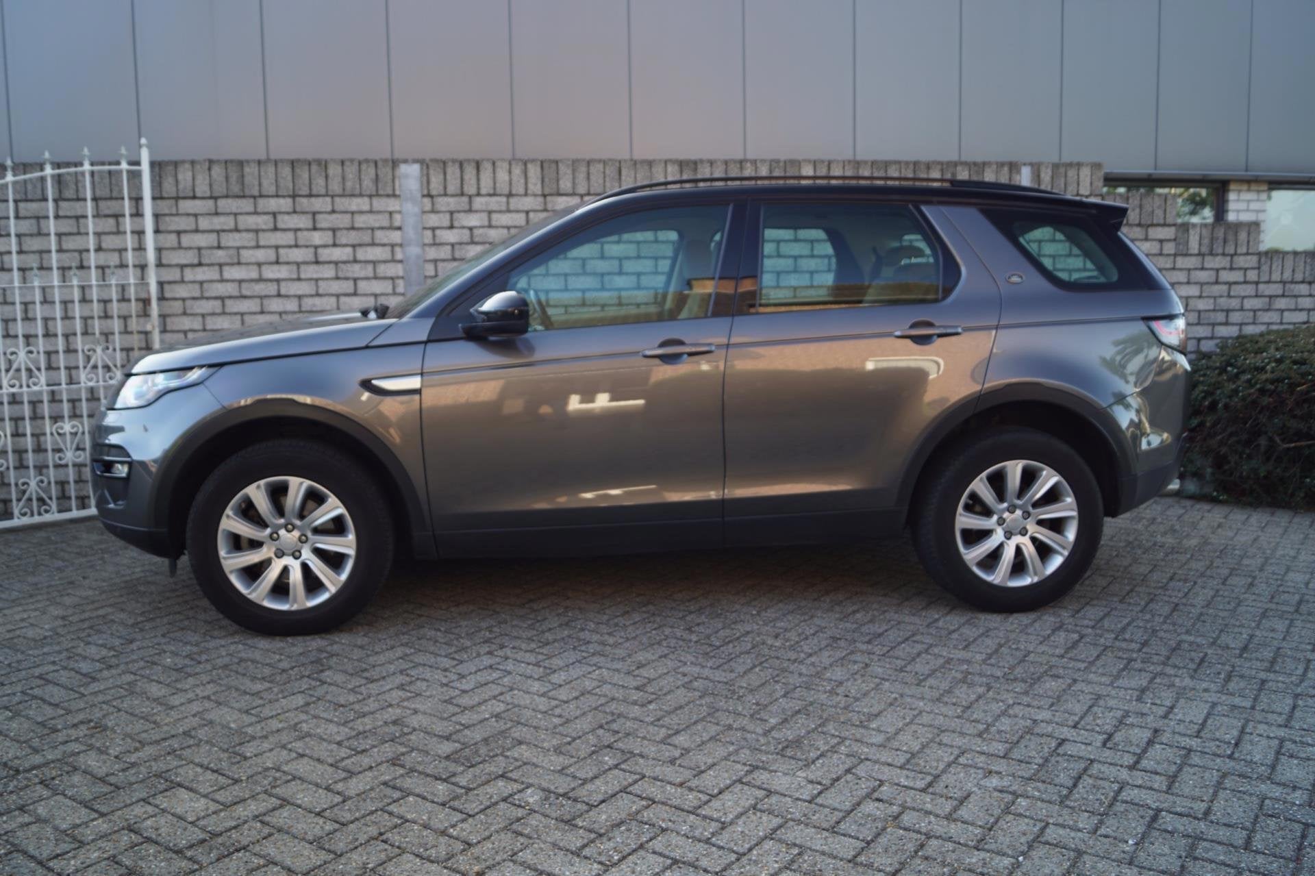 Land Rover Discovery Sport 2.0 Si4 4WD HSE Autom 241PK Xeno, 1733 kg, Gebruikt, Beige, 4 cilinders
