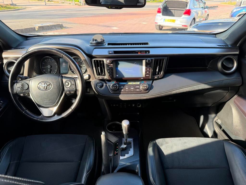 Toyota RAV4 2.0 VVT-i AWD Executive Business AUT|ACC|Trekhaa, Auto's, Toyota, Automaat, 12 maanden, 15 km/l, Gebruikt
