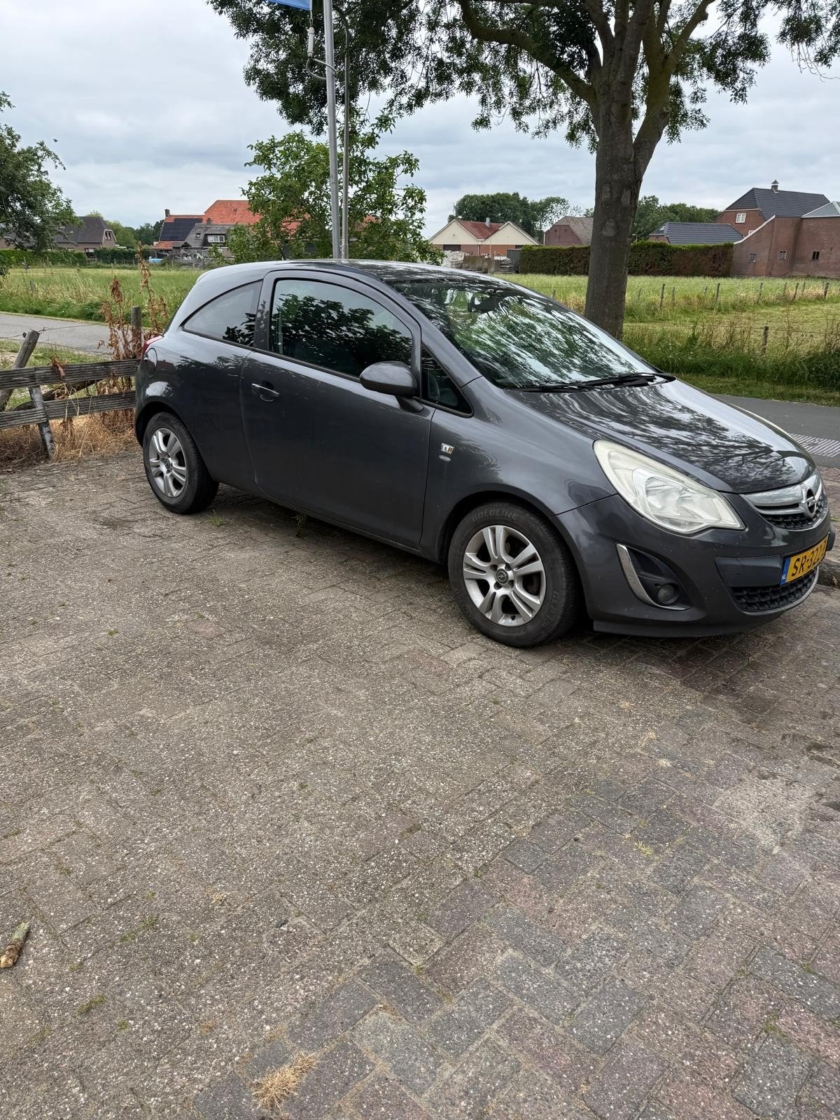 Opel Corsa 1.2 Ecoflex 51KW 3D 2011 Grijs, Auto's, Opel, Voorwielaandrijving, 450 kg, 40 €/maand, 1229 cc