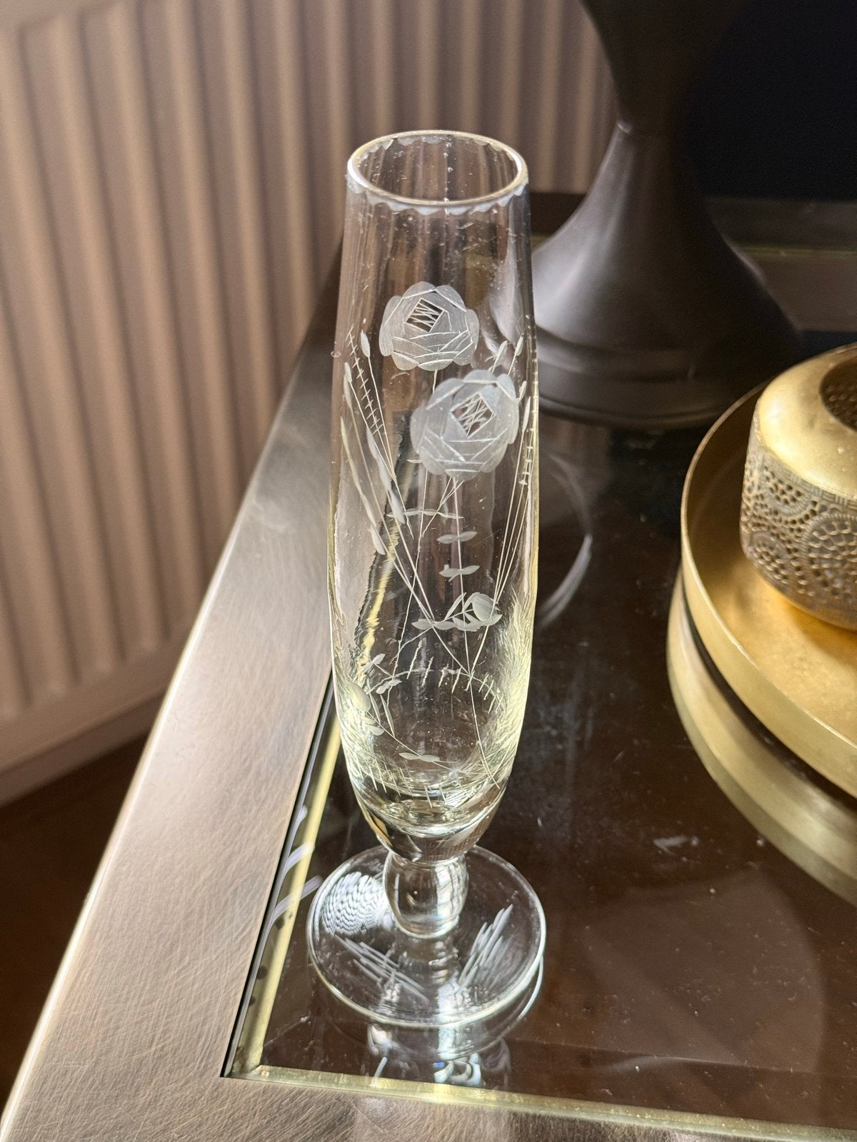 Vintage/antiek vaasje met bloemgravure, Antiek en Kunst, Antiek | Glas en Kristal, Ophalen of Verzenden