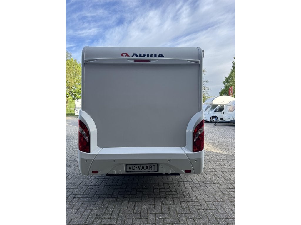 Adria Compact 600 SL Enkele Bedden Fiat basis, Fiat, 6 tot 7 meter, Bedrijf, Tot en met 3