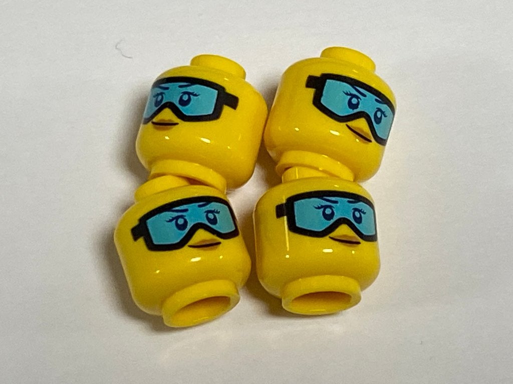Partij Lego 4x nieuwe geel hoofd vrouwelijk met skibril, Overige thema's, Lego, Nieuw, Ophalen of Verzenden
