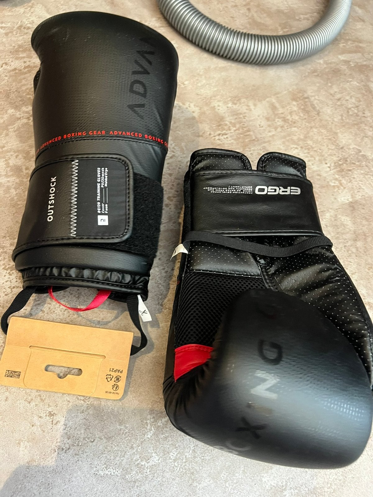 Nieuwe OUTSHOCK bokshandschoenen - BG120 Training Gloves, Ophalen of Verzenden, Nieuw, Bokshandschoenen