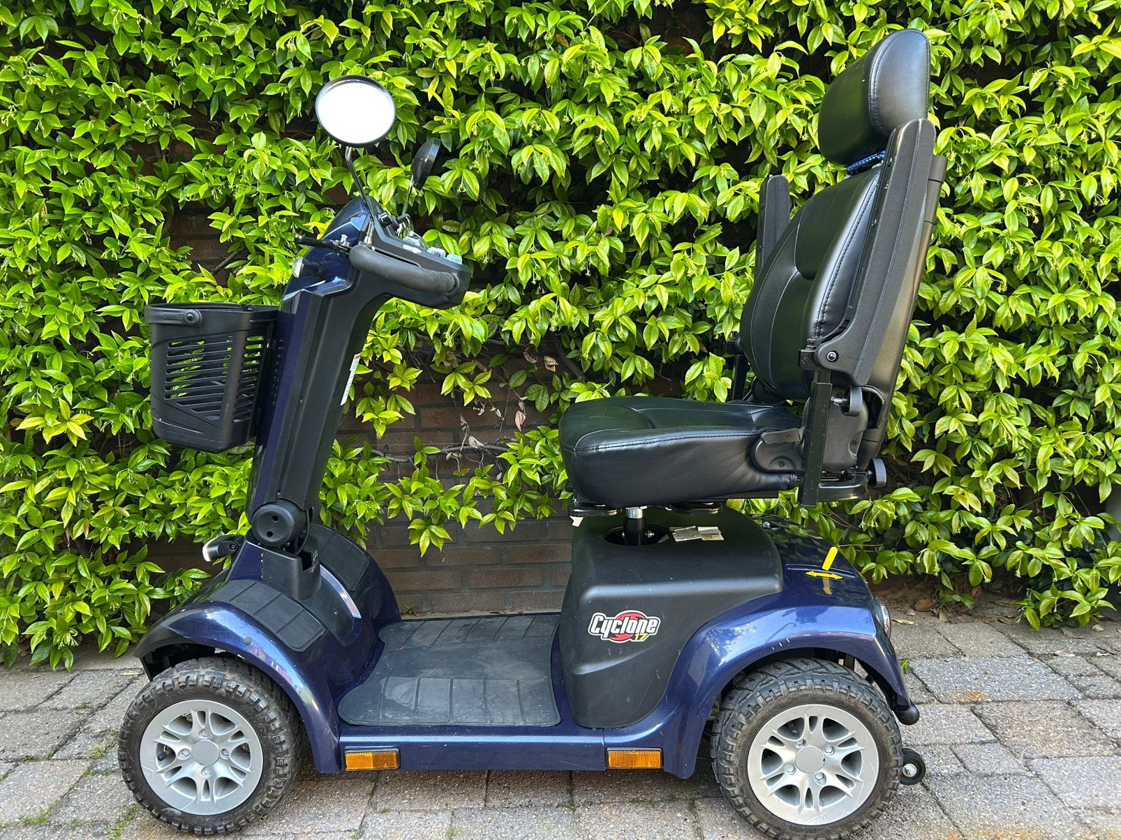 Prachtige vier wiel scootmobiel met  nieuwe accu., Diversen, Ophalen, Pride, 16 km/u of meer, 26 t/m 35 km