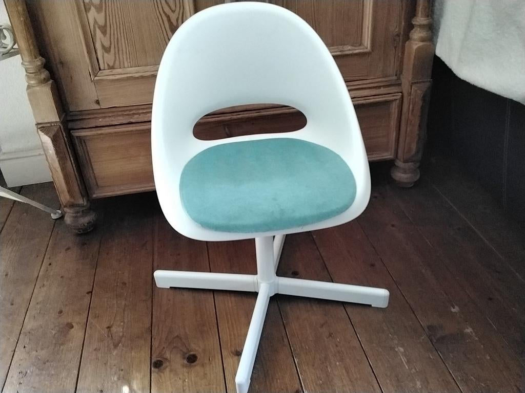 Kinder bureaustoel - Wit met turquoise zitting, Ophalen of Verzenden, Gebruikt, Wit, Bureaustoel