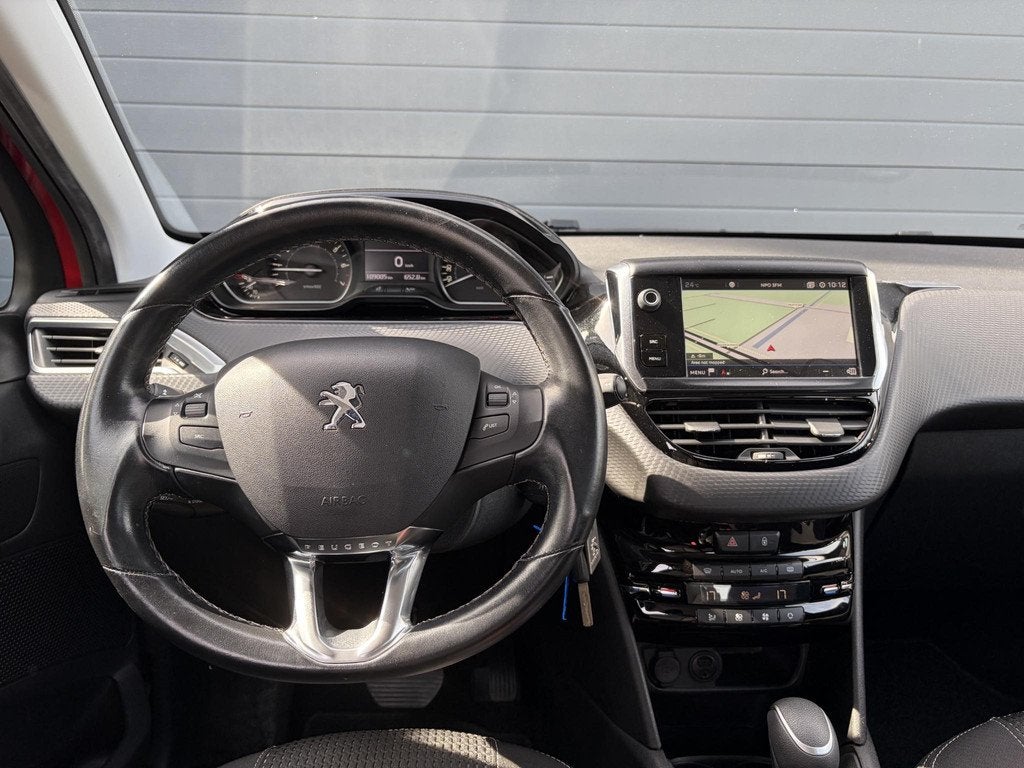 Peugeot 208 1.2 PureTech Allure 110pk,D-riem vv in 05-2026,C, Gebruikt, Euro 6, 1199 cc, 49 €/maand