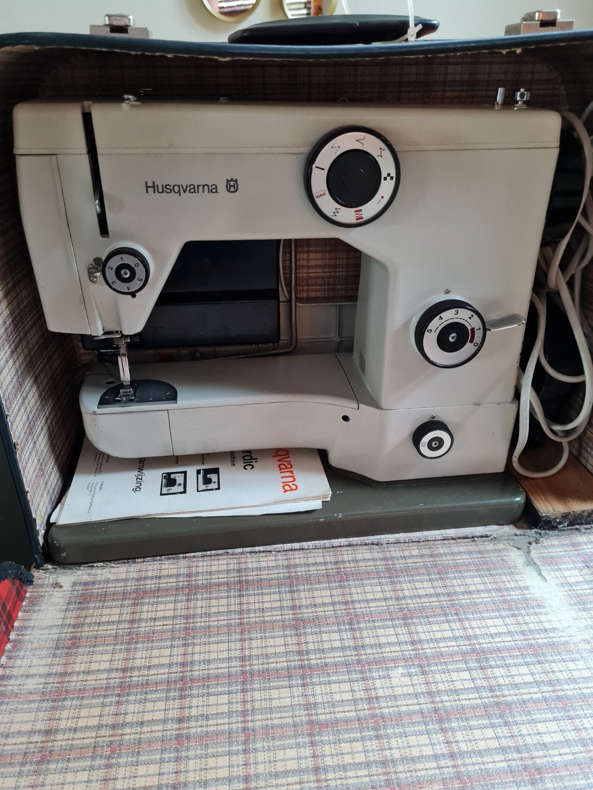 husqvarna Nordic vintage met koffer, Ophalen, Gebruikt, Naaimachine, Husqvarna