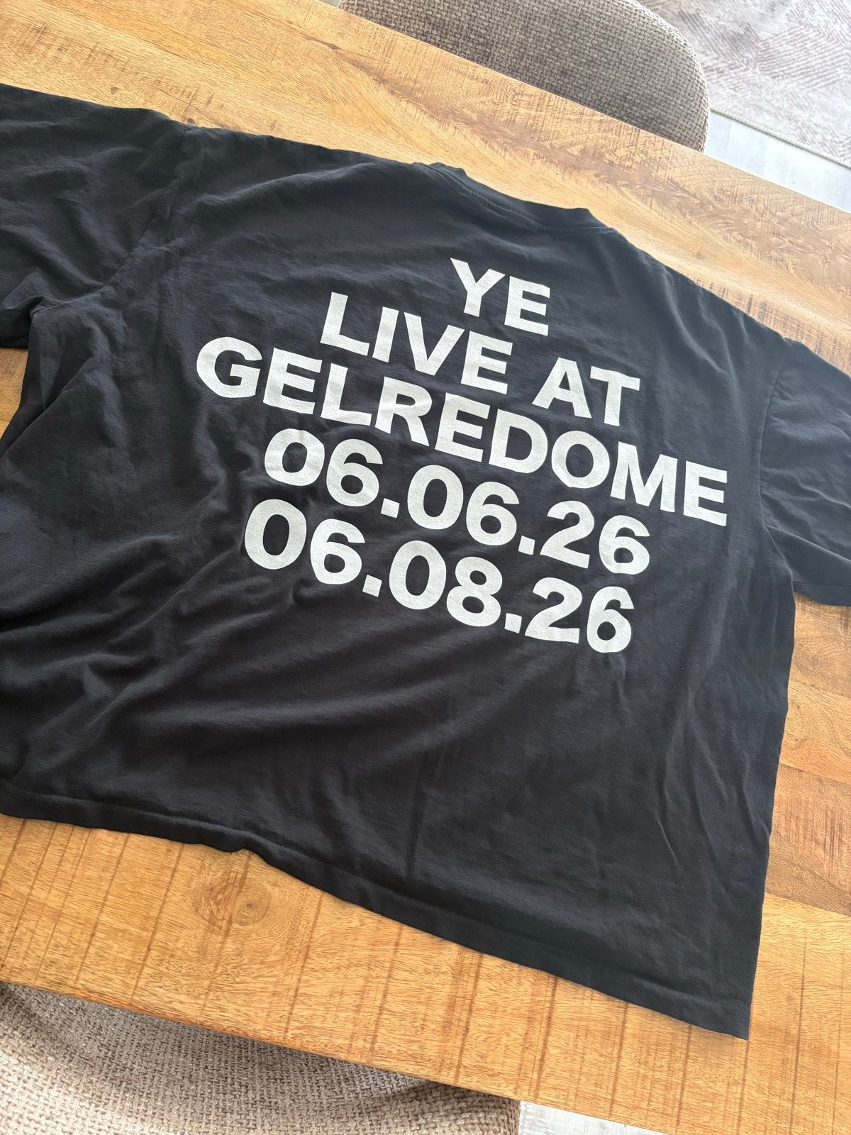 Ye Live At Gelredome T-shirt Maat XL, Ophalen of Verzenden, Gedragen, Maat 48/50 (M), Zwart