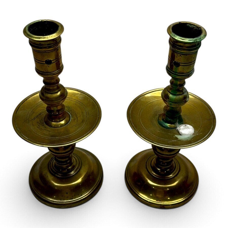 Twee antieke messing schijfkandelaars, Antiek en Kunst, Ophalen of Verzenden, Koper of Brons