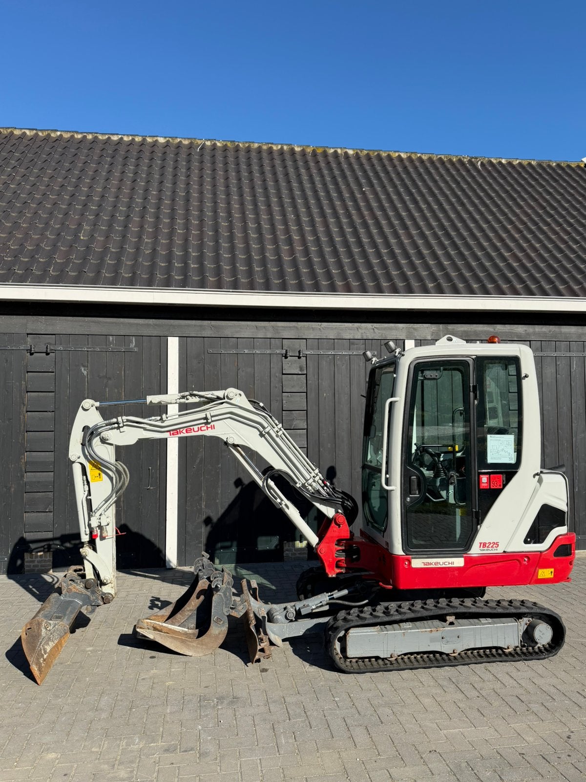 Takeuchi TB225, Zakelijke goederen, Ophalen, Graafmachine
