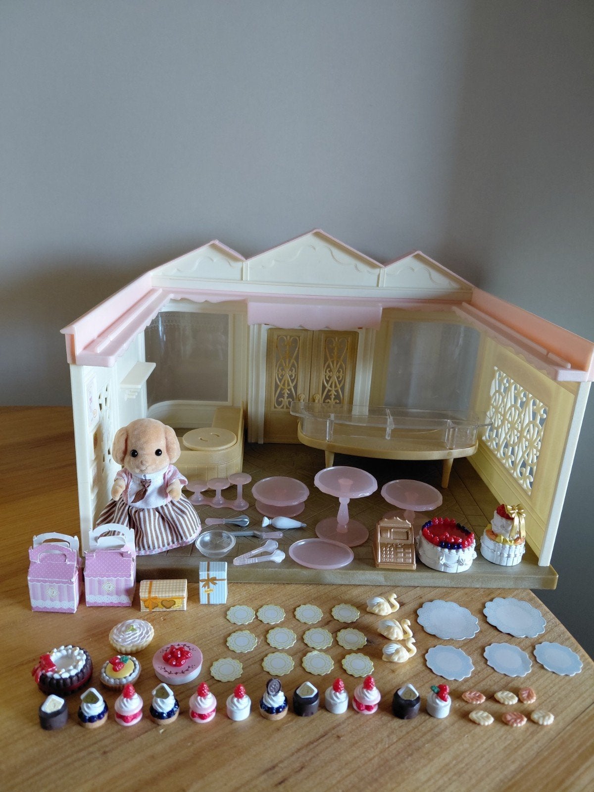 Sylvanian Families Village cakeshop/winkel/compleet, Ophalen of Verzenden, Zo goed als nieuw