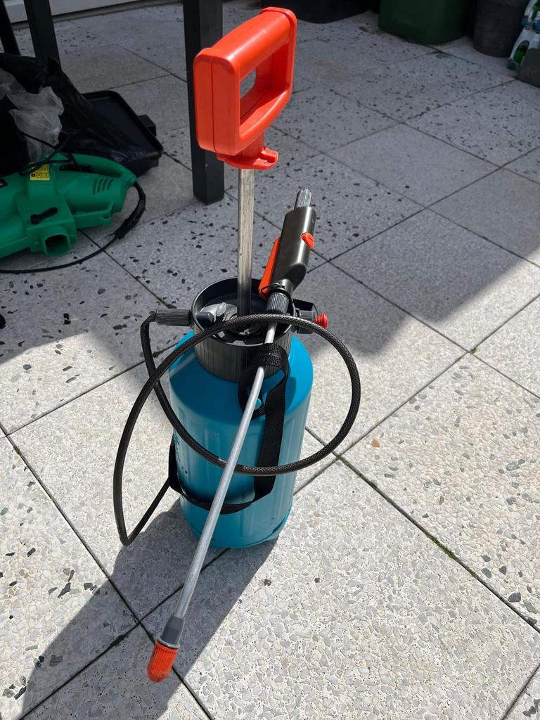 Gardena drukspuit - ideaal voor tuin en planten, Ophalen of Verzenden, Zo goed als nieuw