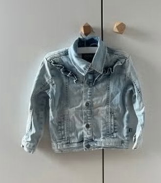 Koko Noko spijkerjasje met ruches 104, Meisje, Ophalen of Verzenden, Zo goed als nieuw, Koko Noko