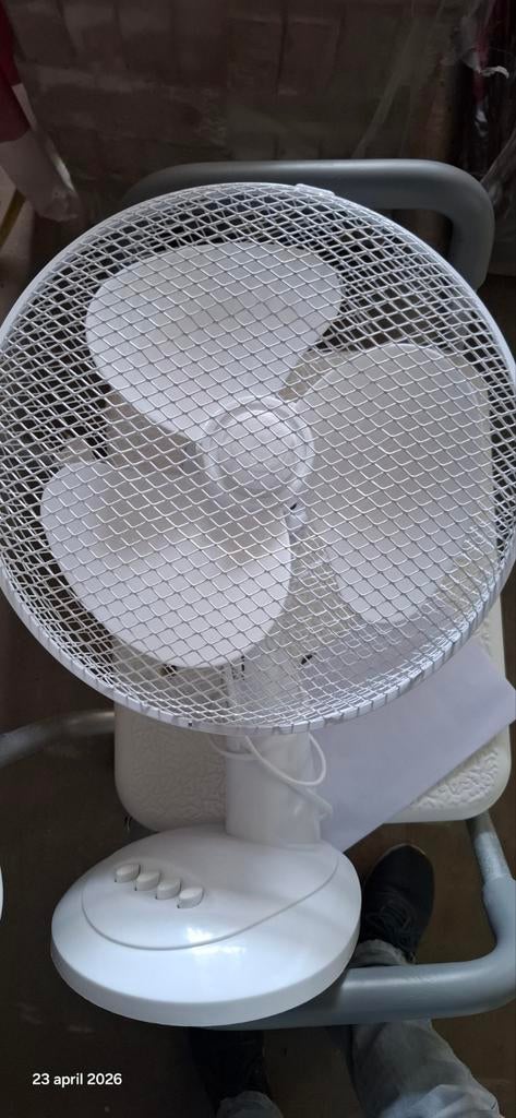 Ventilator draaiend, Witgoed en Apparatuur, Ventilatoren, Ophalen of Verzenden, Tafelventilator