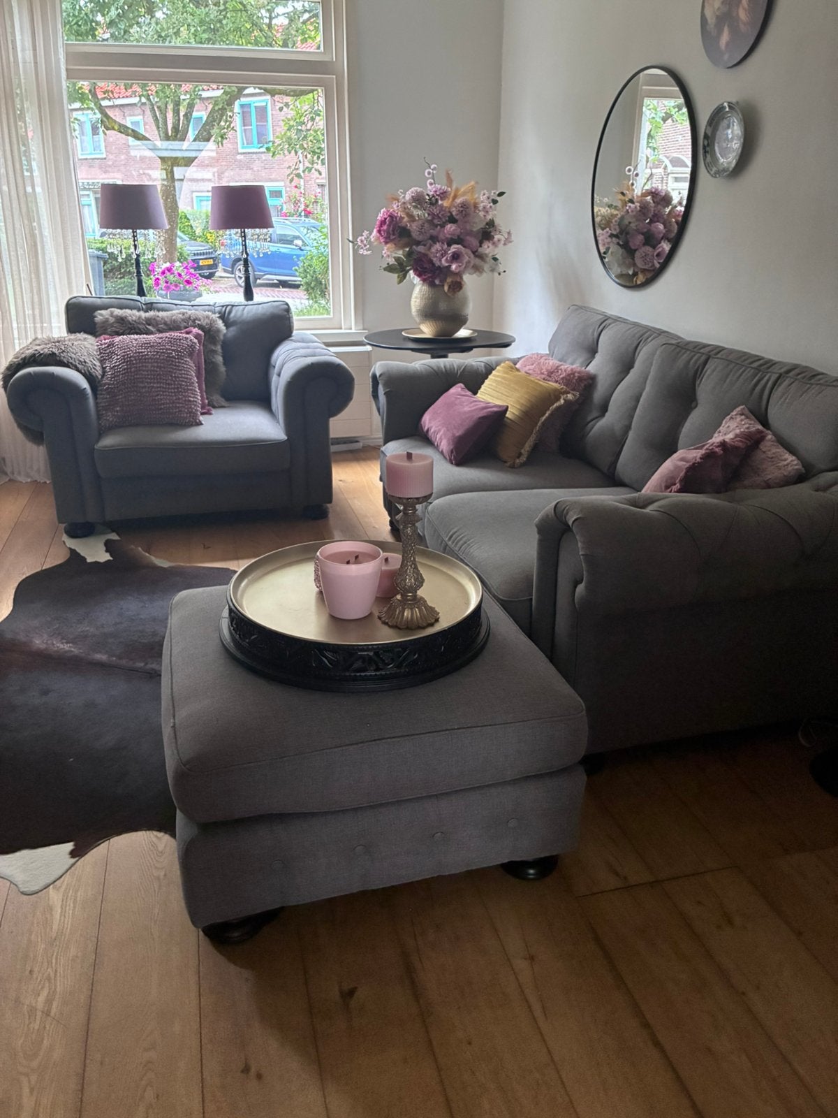 Bank loveseat hocker en eetkamer stoelen, Huis en Inrichting, Banken | Complete zithoeken, Gebruikt, Hout, Stof, Ophalen