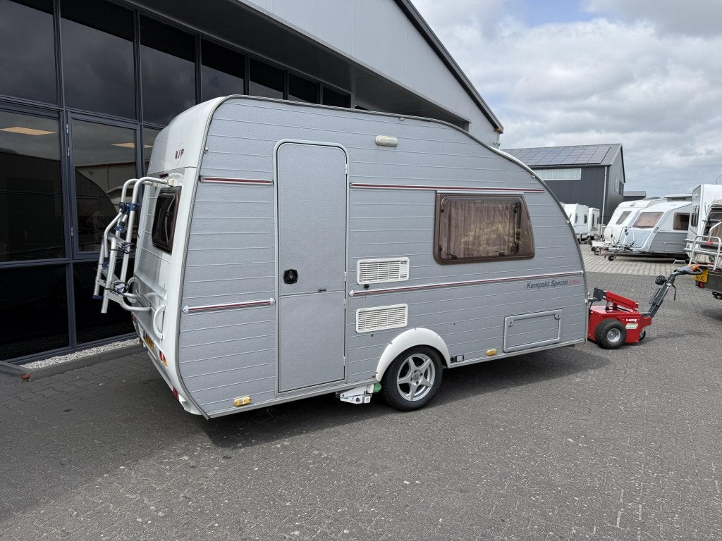 Kip Kompakt Special 37 EKV Langslaper + WC 680kg Bovag 2026, Schokbreker, Kip, Tot en met 2, Overige typen