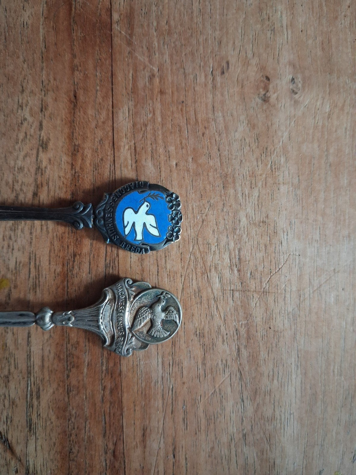 2 lepeltjes ziekenhuis Breda, Verzenden