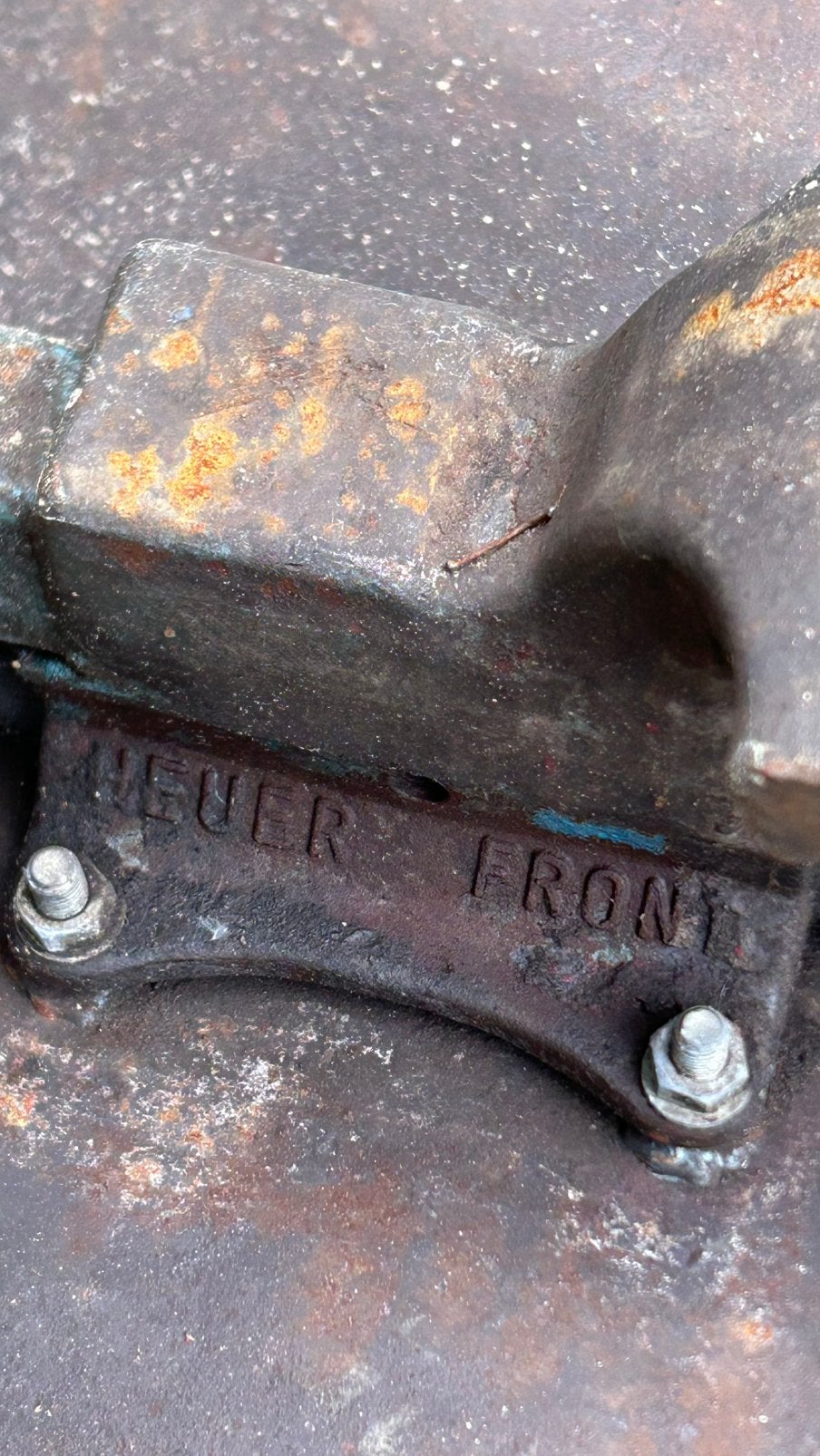 ️Heuer Front Bankschroef Bekbreedte 15cm/150mm Spanw 16cm, Ophalen, Gebruikt