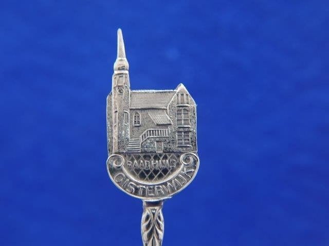 Lepeltje: Oisterwijk  Raadhuis, Verzenden