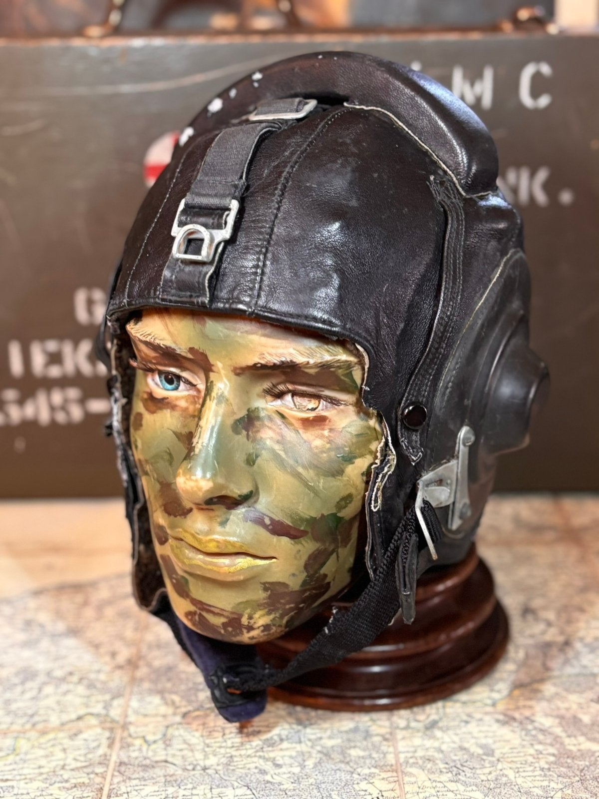 Sovjet MiG Pilotenhelm van Leer met Headset – USSR Air Force, Ophalen of Verzenden, Zo goed als nieuw