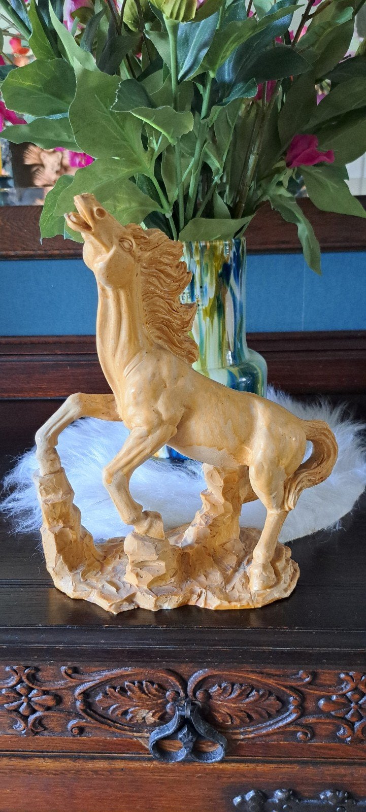 Mooi paardenveeld uit Italië.Hars.Vintage.Jaren 60., Antiek en Kunst, Kunst | Beelden en Houtsnijwerken, Ophalen