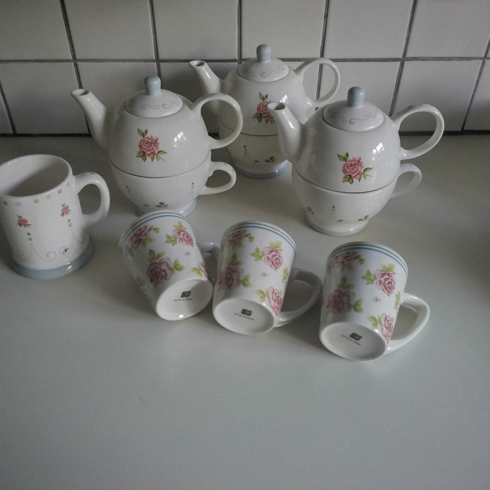 Jet Douwe Egberts  Zarah en Noa tea for one enz., Ophalen of Verzenden, Zo goed als nieuw, Overige stijlen, Kop(pen) en/of Schotel(s)