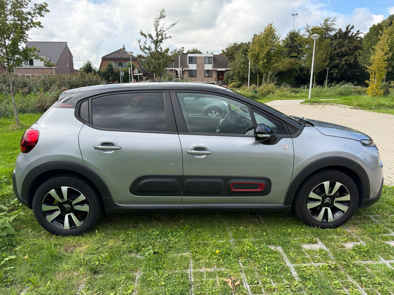 Citroën C3 1.2 Puretech 83pk S&S 2021 Grijs, Auto's, Voorwielaandrijving, 83 pk, 450 kg, 40 €/maand