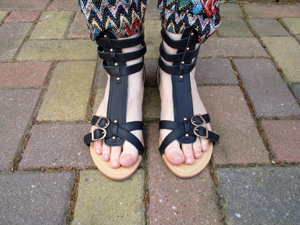 Romeinse zwarte sandaaltjes maat 39 - nieuw in doos, Beauty Girls, Zwart, Nieuw, Sandalen of Muiltjes