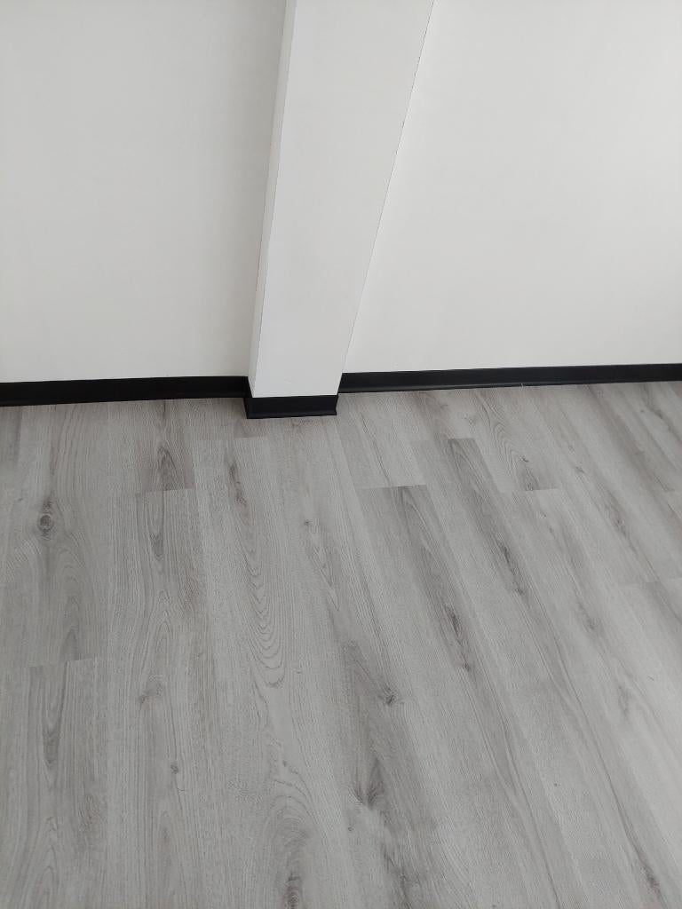 Laminaat legger/ leggen - plakplinten + ondervloer € 5,-, Ophalen, 50 tot 150 cm, Nieuw, 10 m² of meer