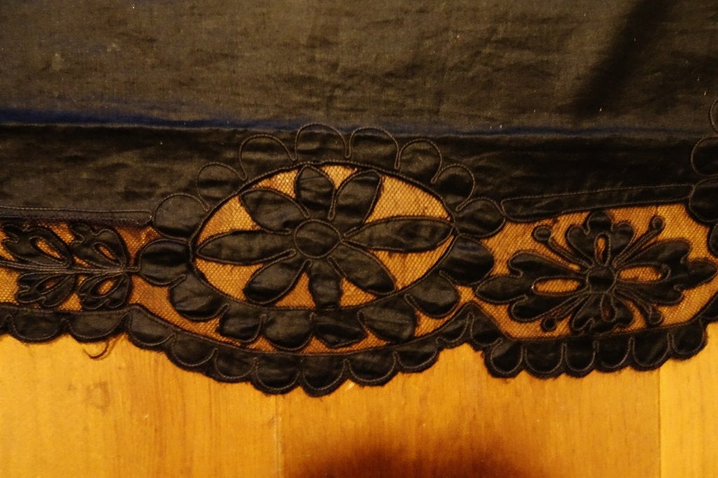 Foto 6 van SCHORTJE Antiek 1850 getaxeerd katoen handwerk onbeschadigd