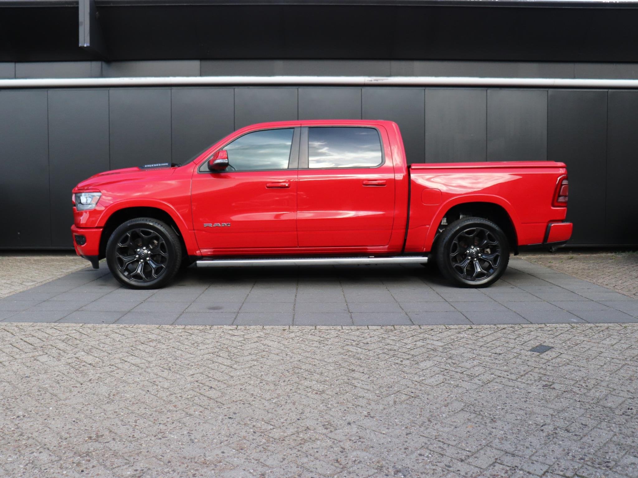 Dodge Ram 1500 5.7 V8 4x4 Crew Cab Laramie | LPG | STOEL/STU, Auto's, Automaat, Gebruikt, 5654 cc, Bedrijf