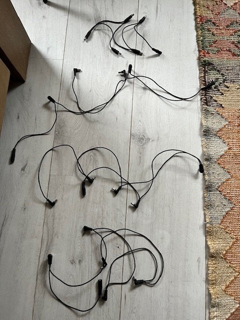 Guitar pedal power supply daisy chain, Ophalen of Verzenden, Zo goed als nieuw
