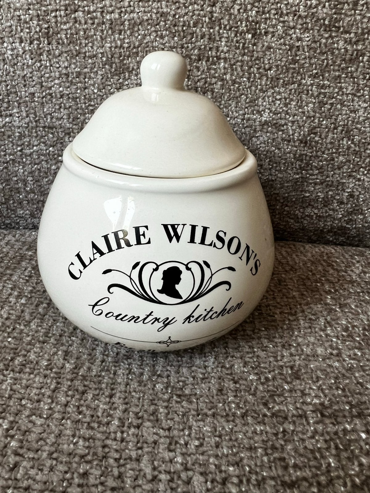 Claire Wilson's servies/ suikerpot/ Voorraadpot mét deksel, Ophalen of Verzenden, Zo goed als nieuw, Voorraadpot, Steen/keramiek