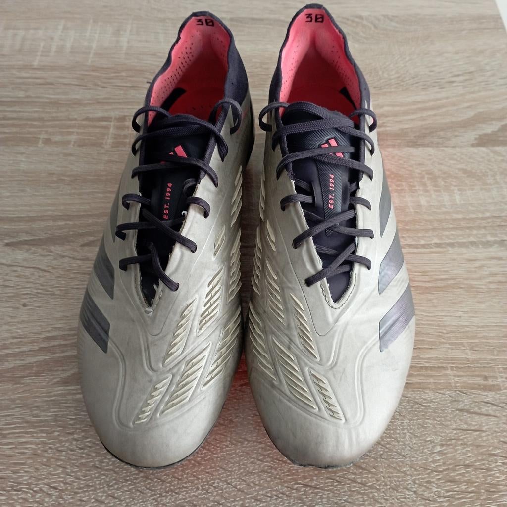 Adidas Predator voetbalschoenen - Maat 41, Sport en Fitness, Voetbal, Maat XS of kleiner, Ophalen of Verzenden, Gebruikt, Schoenen