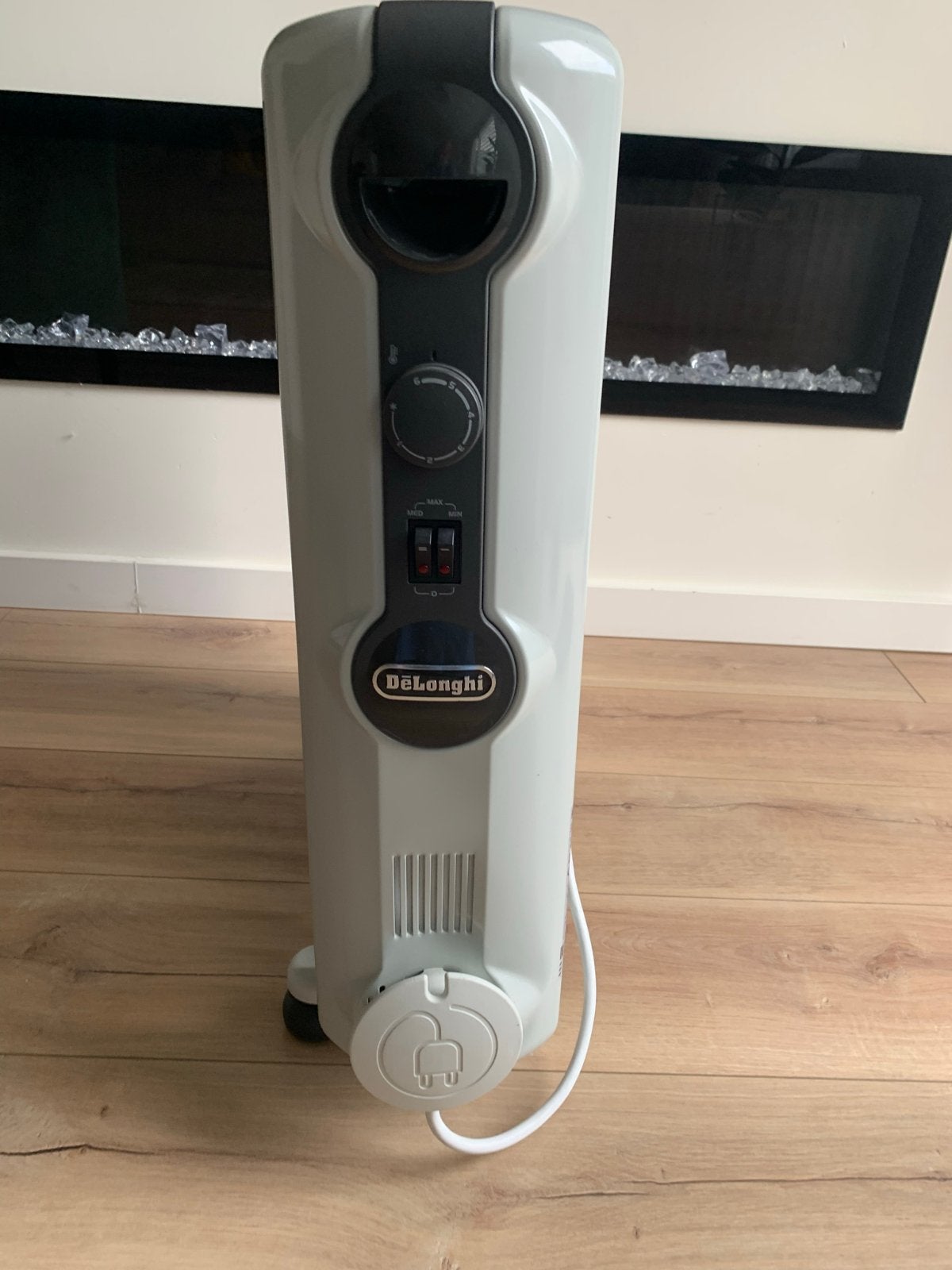 NIEUW: DeLonghi Oliegevulde Radiator 2500W - Nooit gebruikt!, Ophalen, 30 tot 80 cm, Radiator, Nieuw