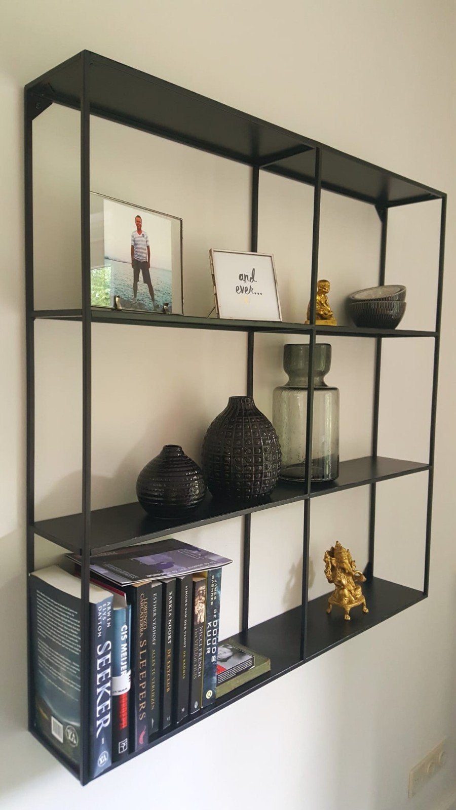 WOOOD Zwart metalen wandrek, Huis en Inrichting, Ophalen, Met plank(en), Zo goed als nieuw, Minder dan 25 cm