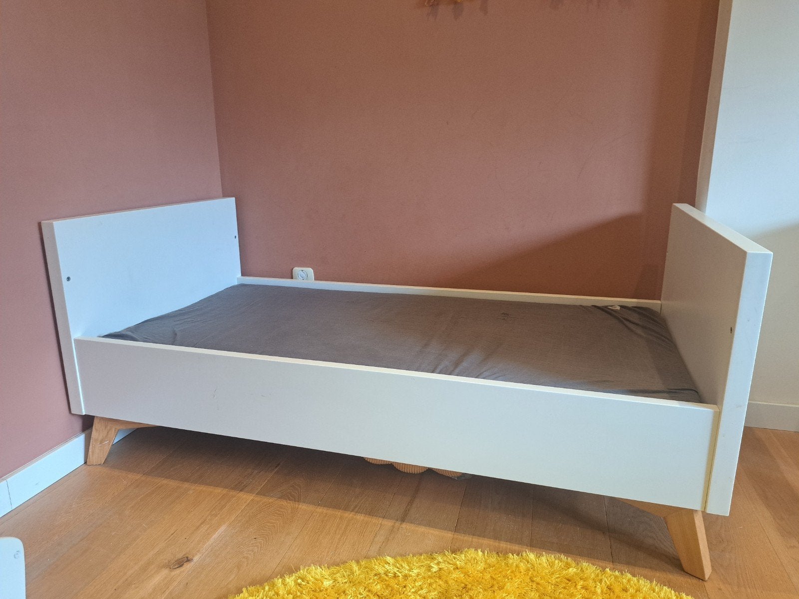 TWF Babykamer Bergen Ledikant 70x140 cm (incl. juniorzijden), Ophalen