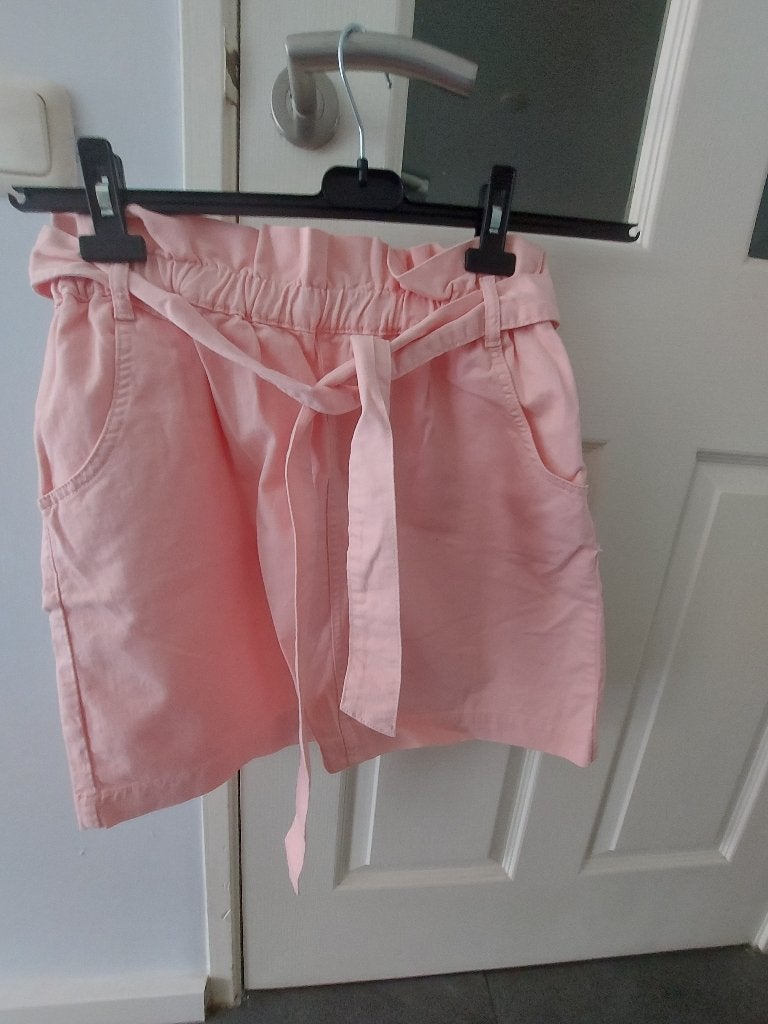 nog nieuwe NA-KD rokje zalm roze M 38, Kleding | Dames, Zo goed als nieuw, Roze, Onder de knie, Ophalen