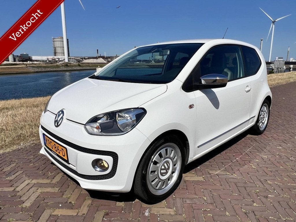 Volkswagen Up! 1.0 high up! AIRCO|LEDER|NW APK, Auto's, Volkswagen, Euro 5, Gebruikt, Up!, 4 stoelen