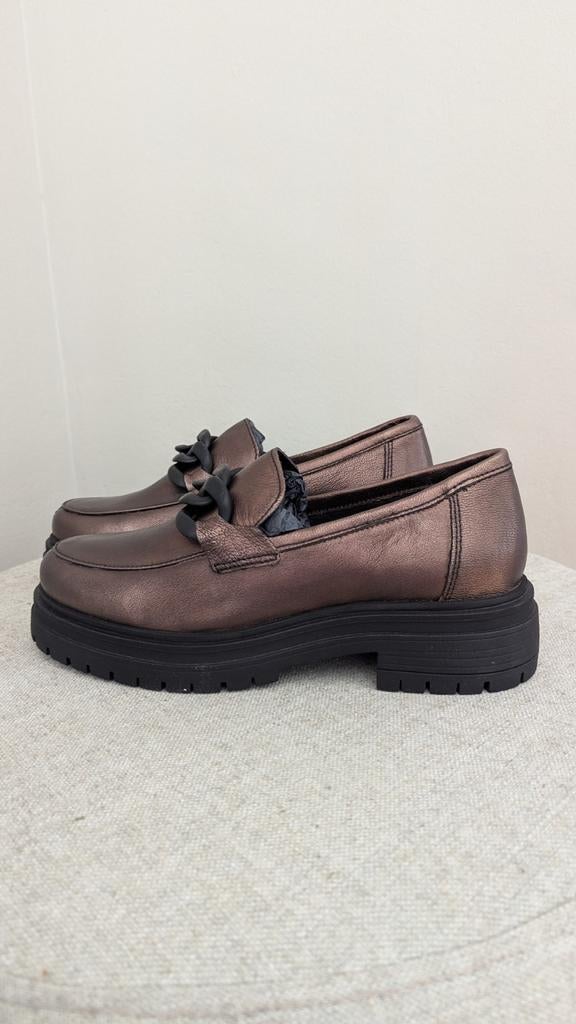 Shoecolate loafers met kettingdetailaat 40 nieuw, Shoecolate, Bruin, Instappers, Ophalen of Verzenden