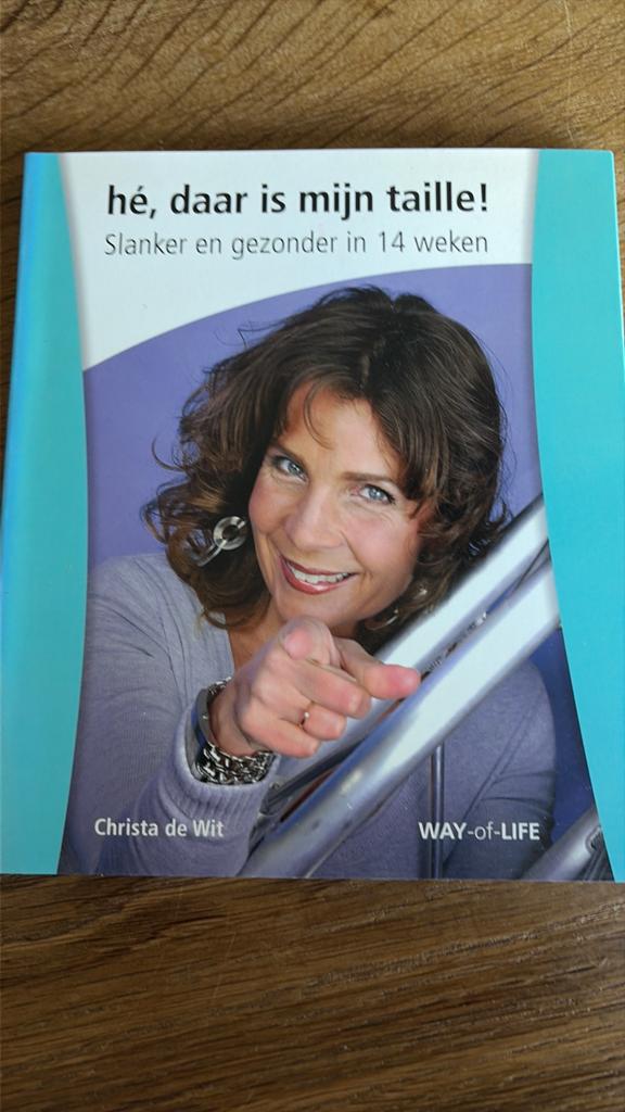 Boek hé daar is mijn taille!!, Sieraden, Tassen en Uiterlijk, Uiterlijk | Dieet en Afvallen, Ophalen of Verzenden, Zo goed als nieuw