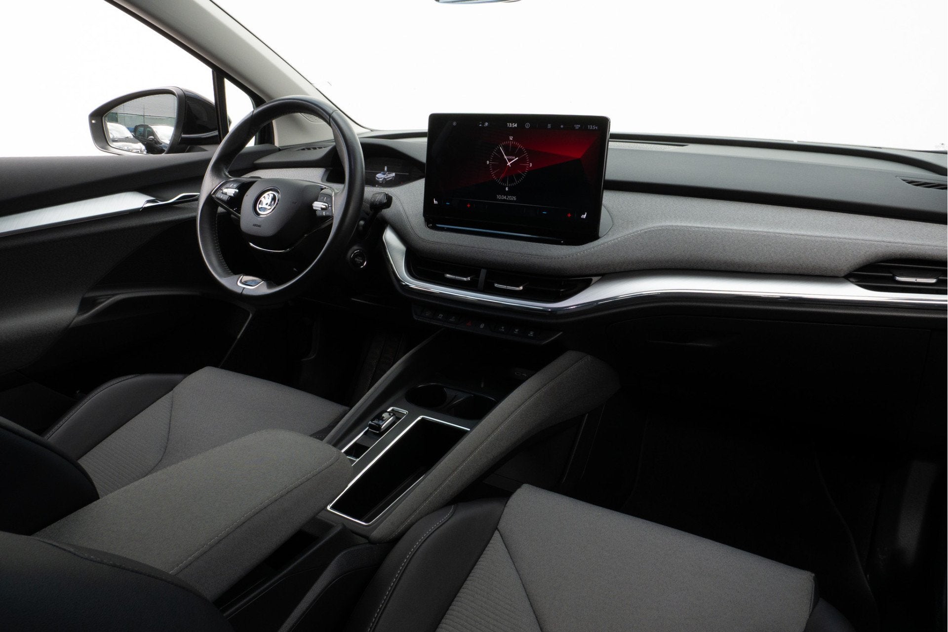 Skoda Enyaq iV 80 SOH 82% Stoel-stuurverwarming/ Navigatie/, Auto's, Automaat, Achterwielaandrijving, Gebruikt, Zwart