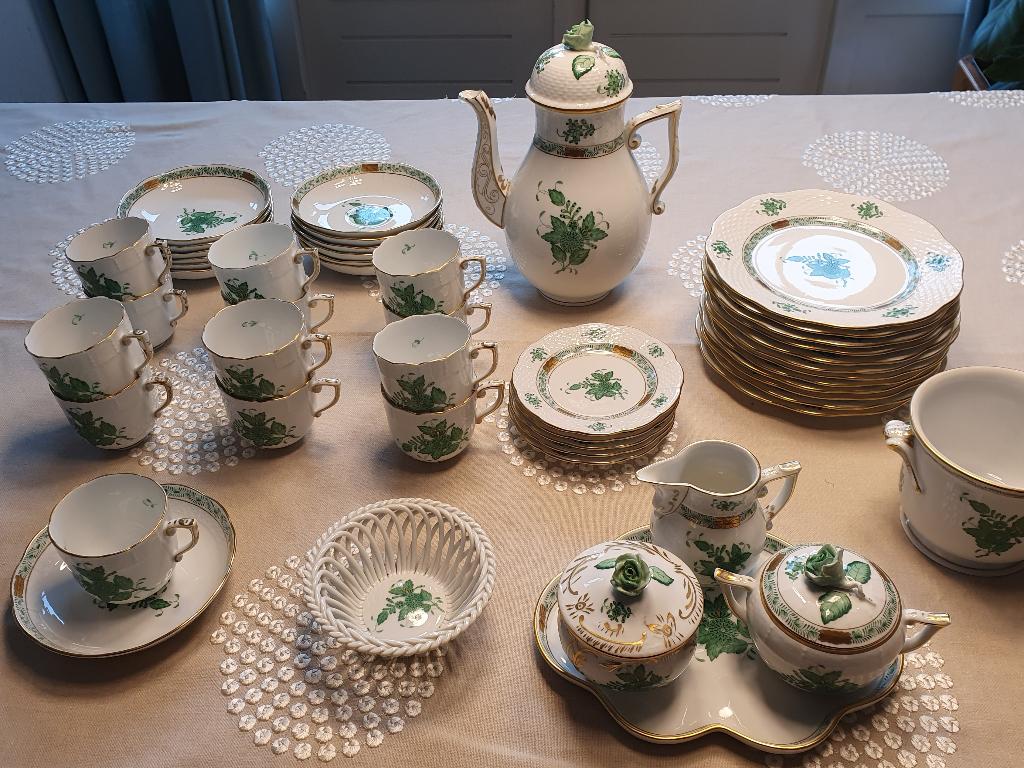 Uitgebreid koffieservies van Herend Hungary, Ophalen