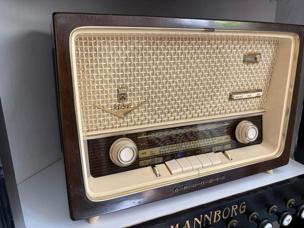 Vintage Grundig Radio - Klassieke Buizenradio, Ophalen