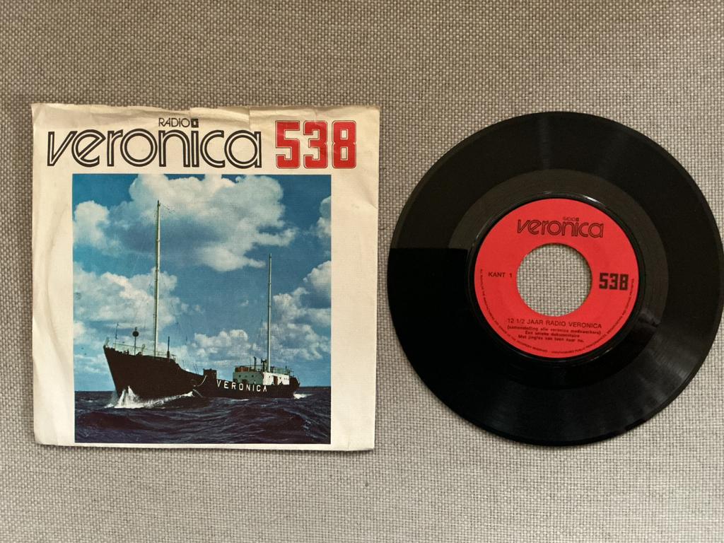 Veronica 538 single vinyl. 12 1/2 jaar radio Veronica., Gebruikt, Maxi-single, Ophalen of Verzenden, Pop